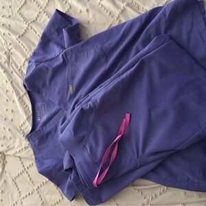 Figs amethyst  Scrub Set size medium- Catarina top and Kade pants